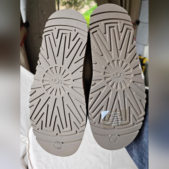 UGG - FUNKETTE PLATFORM - Chesnut - US 10 - BNIB - Picture 7 of 9